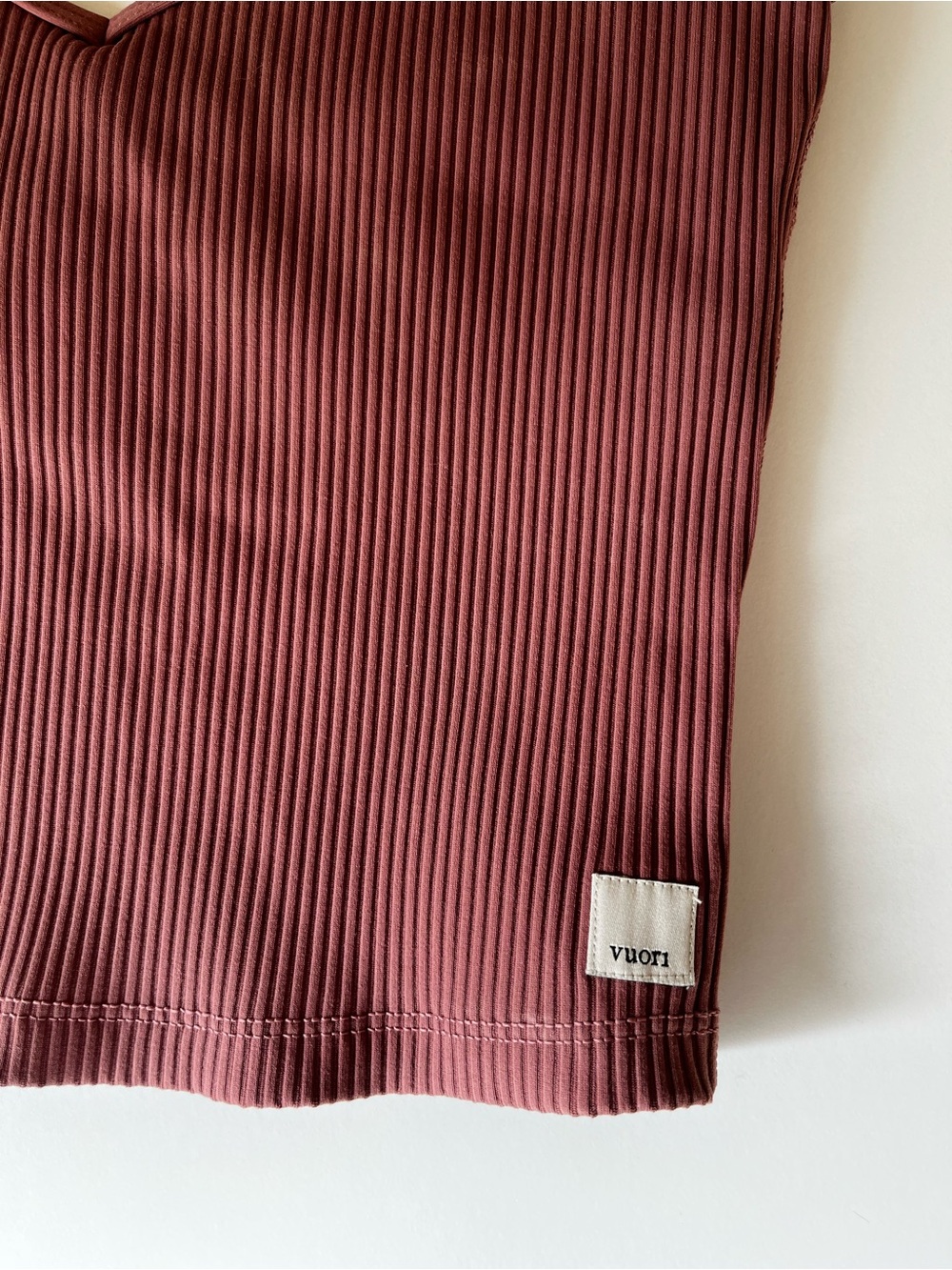 Vuori Rib Crop Tank - Picture 4 of 5